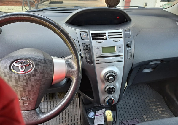 Toyota Yaris cena 10500 przebieg: 245000, rok produkcji 2007 z Kąty Wrocławskie małe 67